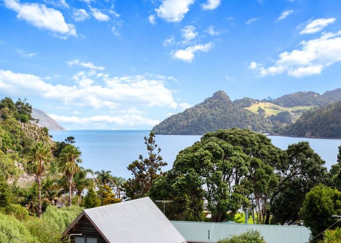  at 2D Foster Avenue, Huia, Waitakere City, Auckland