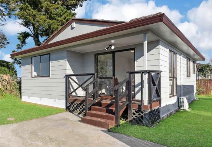  at 1/81 Luanda Drive, Ranui, Auckland