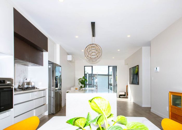 at 12 Waihou Crescent, Albany, North Shore City, Auckland