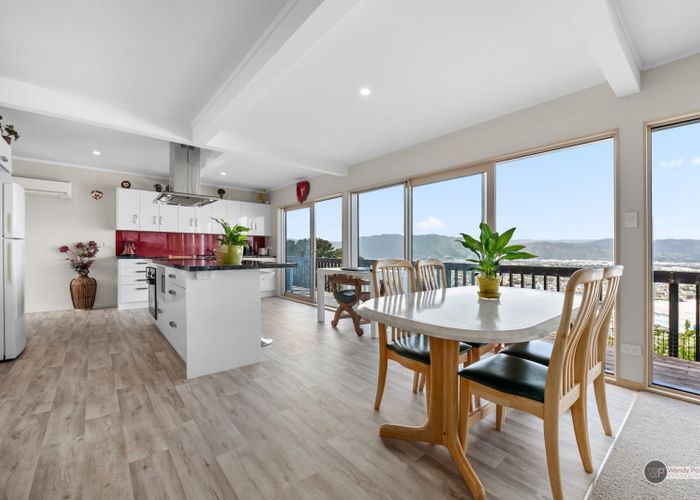 at 11 Chestnut Grove, Maungaraki, Lower Hutt