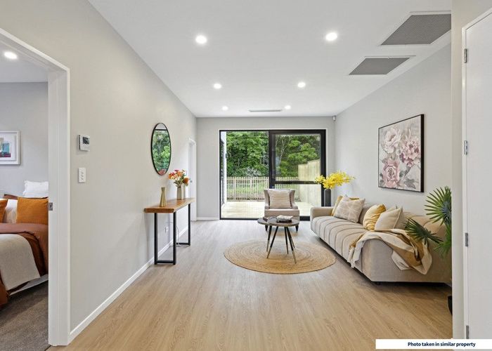 at 8 Kotiu Place, Massey, Waitakere City, Auckland