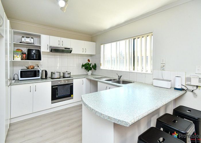  at 6 Chayward Place, Mangere, Manukau City, Auckland