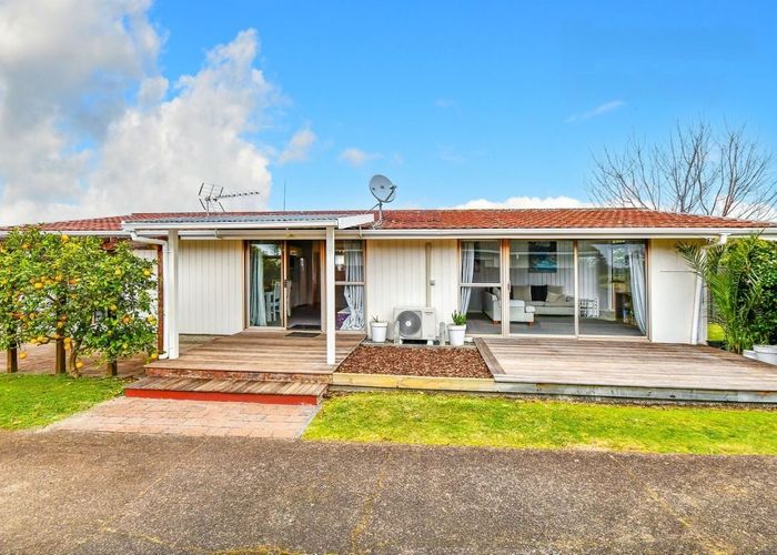  at 8 Booker Place, Weymouth, Manukau City, Auckland