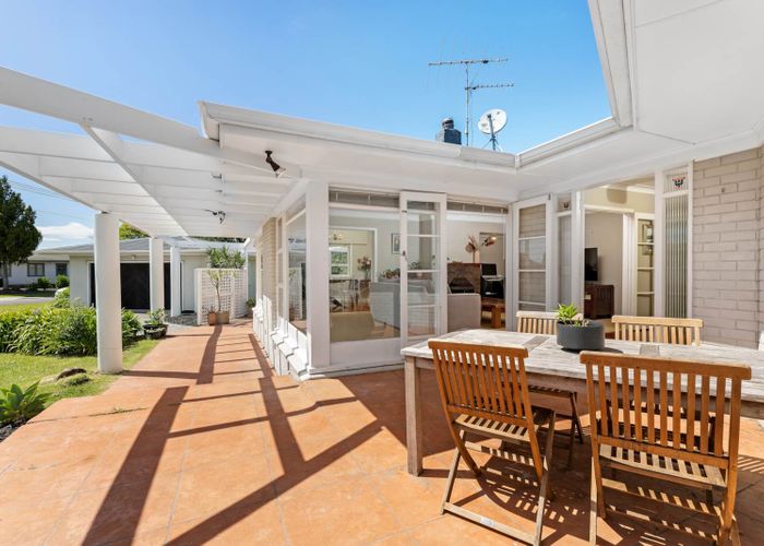 at 33 Covil Avenue, Te Atatu South, Auckland