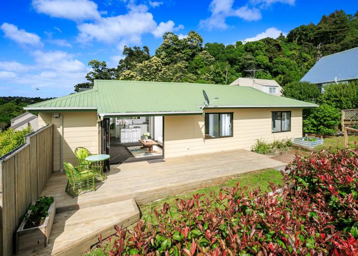  at 2/20 Fernlea Rise, Bayview, Auckland