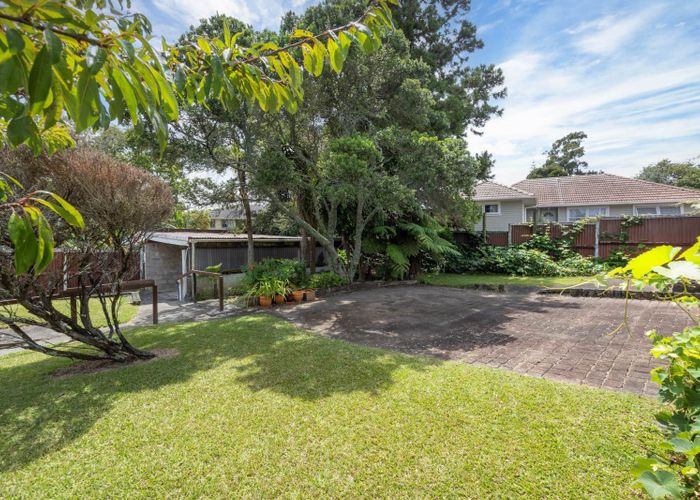  at 84  Barrys Road, Glendene, Waitakere City, Auckland