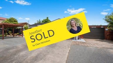  at 24 Hedge Row, Sunnyhills, Auckland