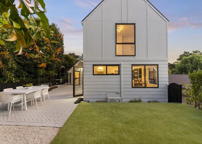  at 2/22 Coroglen Avenue, Birkenhead, Auckland