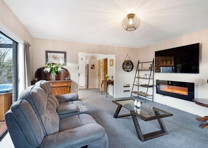  at 1/9 Colchester Place, Templeton, Christchurch