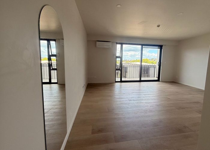  at 204/25 Potter Avenue, Northcote, North Shore City, Auckland