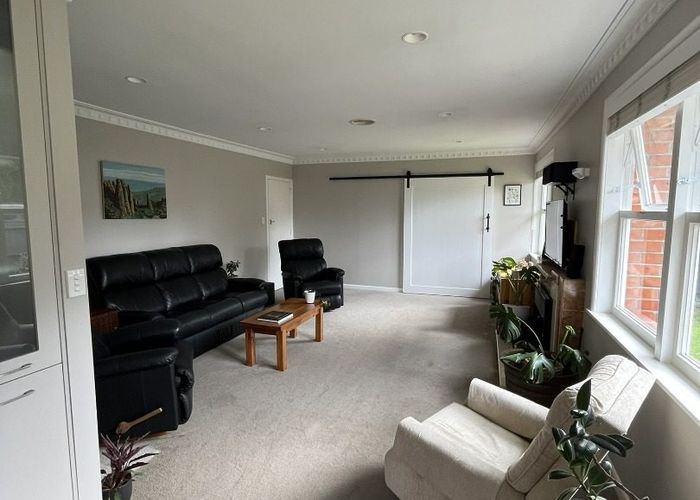  at 25 Great South Road, Papakura, Papakura