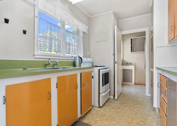  at 19 Sunnyfield Crescent, Glenfield, Auckland