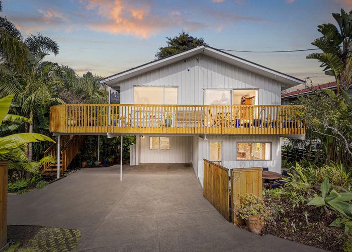  at 10 Lyons Avenue, Murrays Bay, North Shore City, Auckland