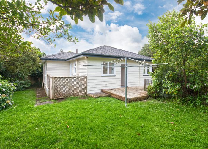  at 15 Cleve Road, Green Bay, Auckland