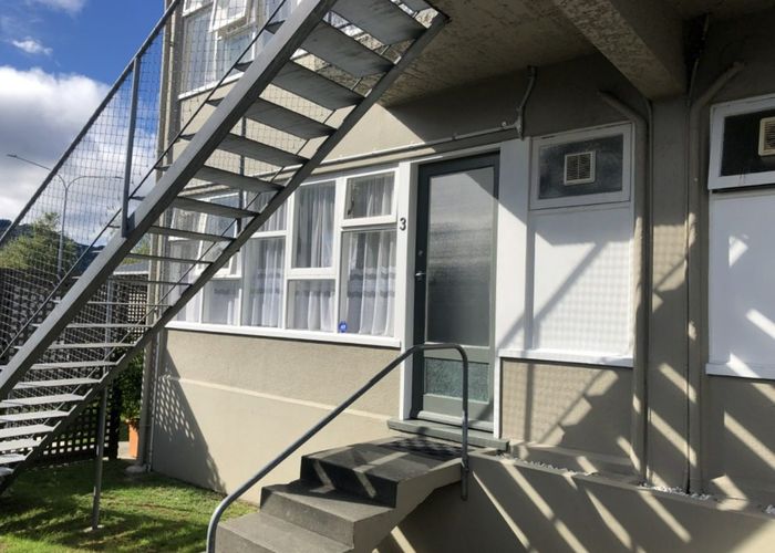  at 3/33 Queen Street, Ebdentown, Upper Hutt, Wellington