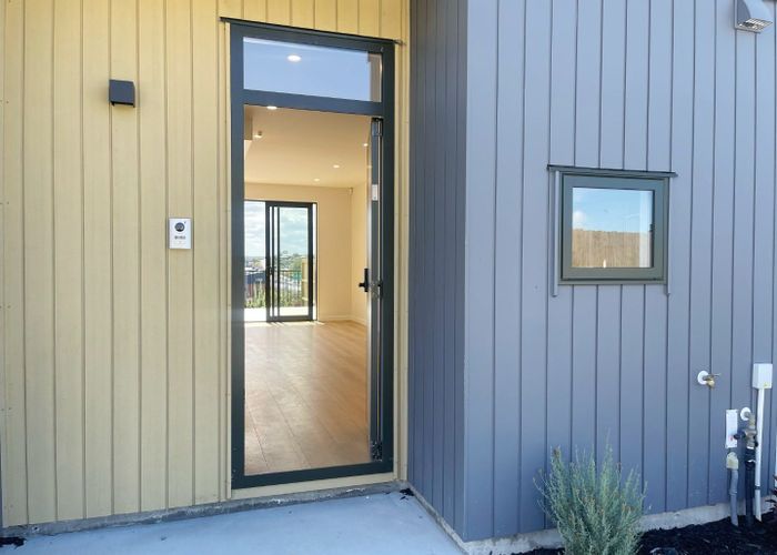  at 18 Puihi  Crescent, Westgate, Waitakere City, Auckland