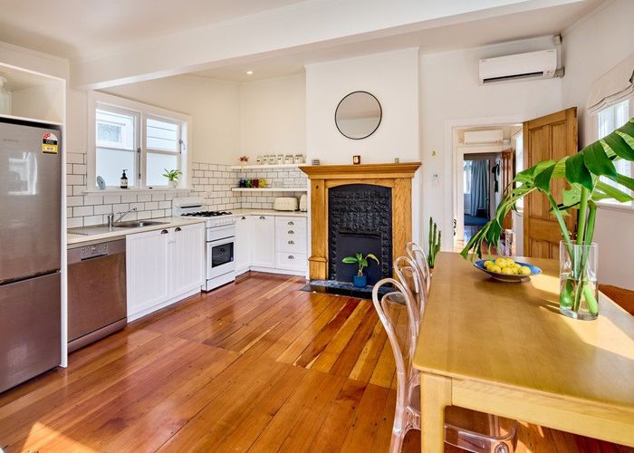  at 18 Beach Street, Petone, Lower Hutt, Wellington