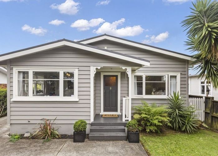  at 100 Grey Street, Onehunga, Auckland