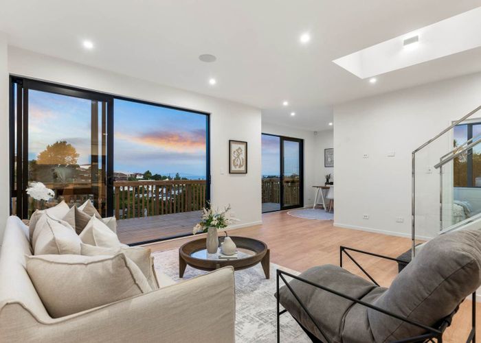  at 905D East Coast Road, Northcross, Auckland