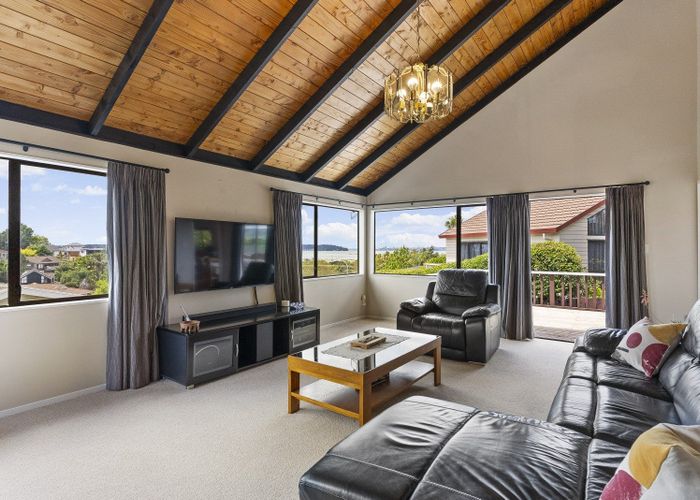  at 33 Marina View Drive, West Harbour, Auckland