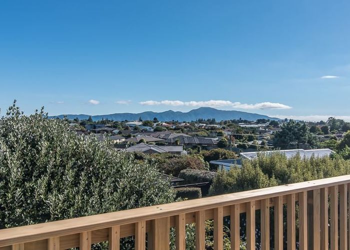  at 4 Gavin Road, Raumati Beach, Paraparaumu