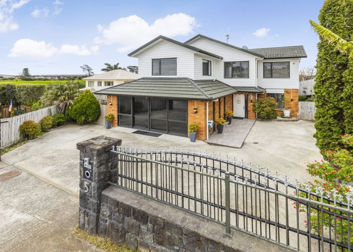  at 5 Staten Place, Mangere, Auckland