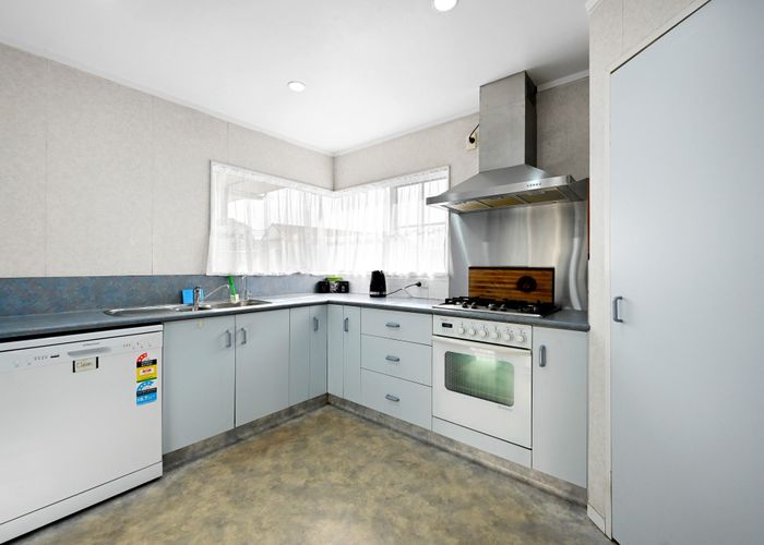  at 8 Country Lane, Western Heights, Hamilton