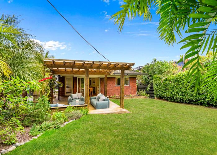  at 1/6 Hythe Terrace, Mairangi Bay, North Shore City, Auckland