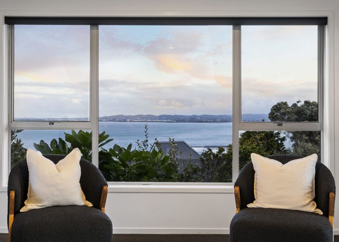  at 50 Hadfield Street, Beach Haven, Auckland