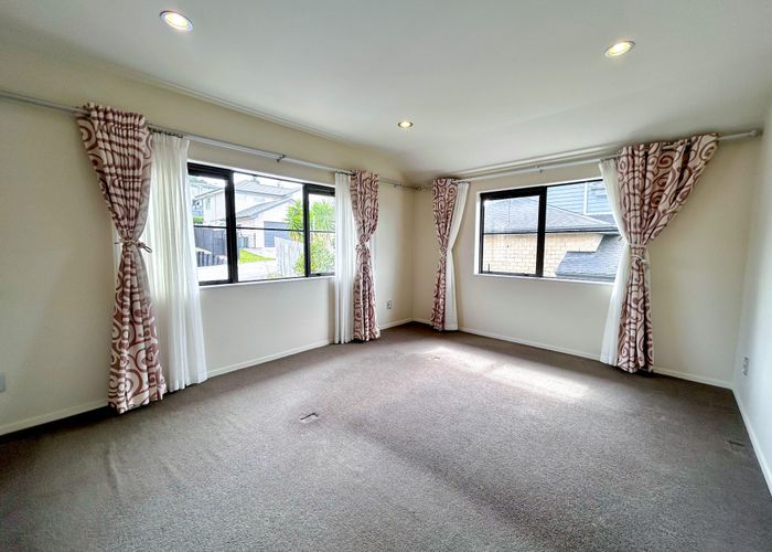  at 21 Namsan Close, Fairview Heights, Auckland