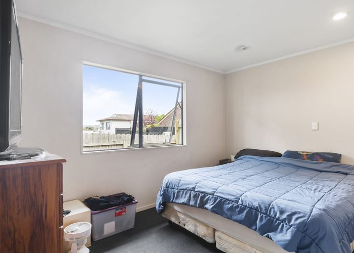  at 6 Lawson Way, Weymouth, Auckland