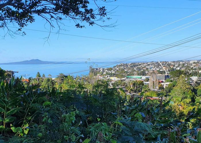  at 9 Carlisle Road, Torbay, North Shore City, Auckland