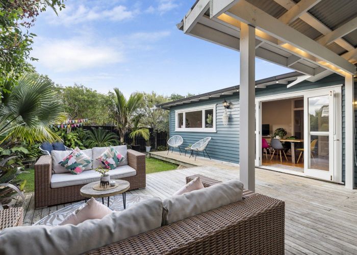  at 1/92 Norwood Road, Bayswater, Auckland