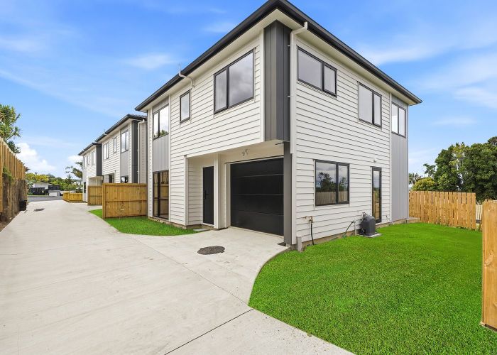  at 9 Eastglen Road, Glen Eden, Waitakere City, Auckland