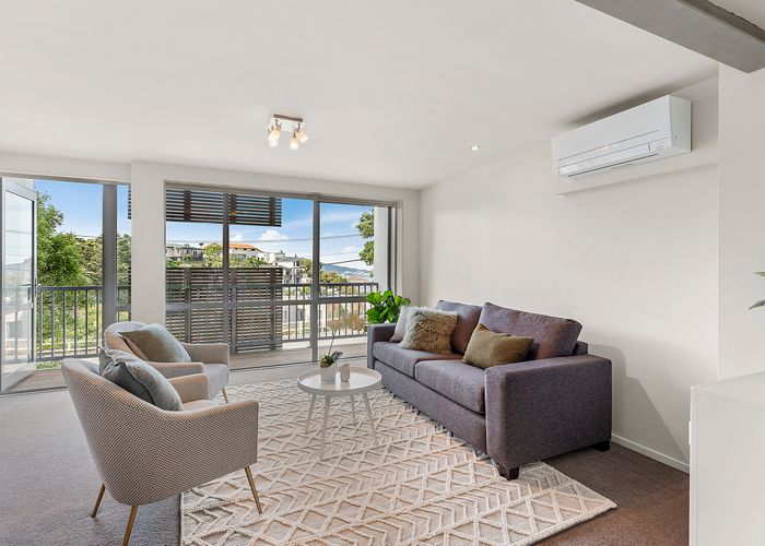  at 1/142 Onslow Road, Khandallah, Wellington