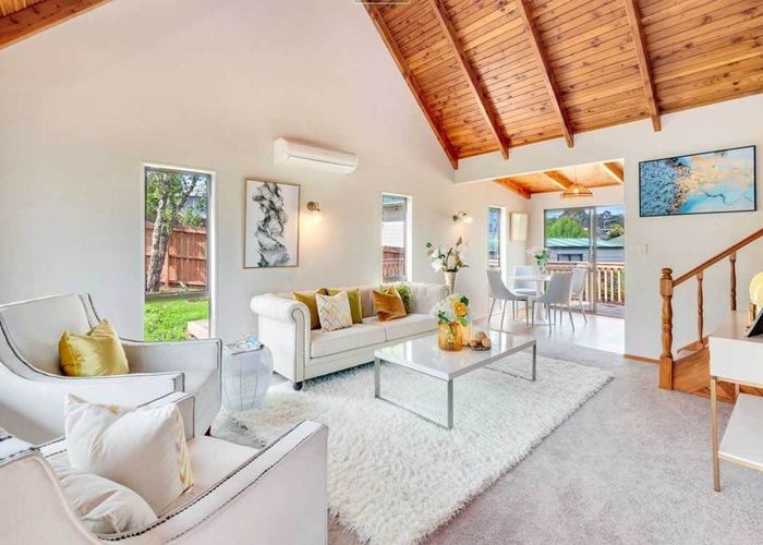  at 5 Kayle Glen, West Harbour, Waitakere City, Auckland