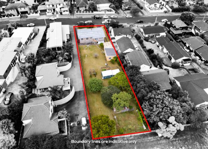  at 5 Richards Avenue, Forrest Hill, North Shore City, Auckland