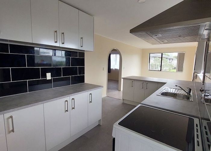  at 21 Rhinevale Close, Henderson, Waitakere City, Auckland