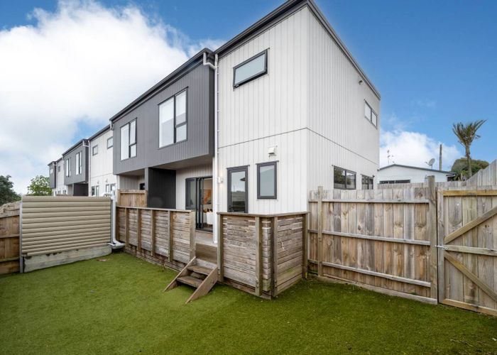  at 64E Union Road, Howick, Manukau City, Auckland
