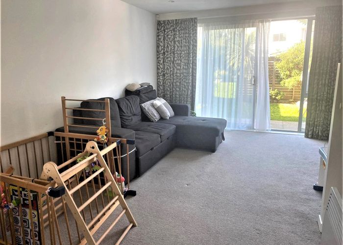  at 15/2 Stone Street, Miramar, Wellington, Wellington