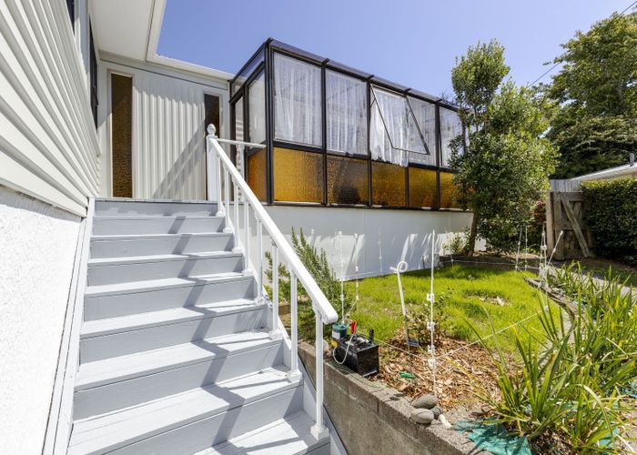  at 32 Beaumont Crescent, Frankleigh Park, New Plymouth, Taranaki