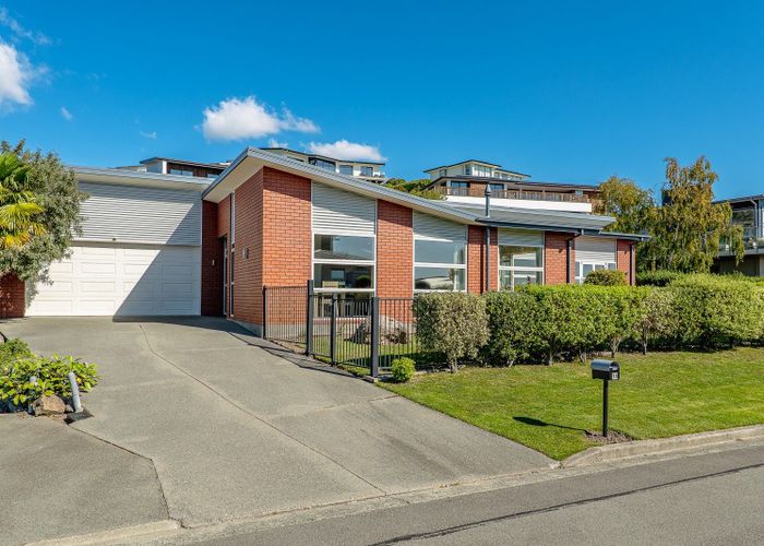  at 18 Kenmure Drive, Huntsbury, Christchurch City, Canterbury