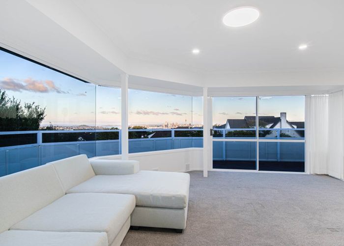  at 2 Bragato Place, Chatswood, North Shore City, Auckland