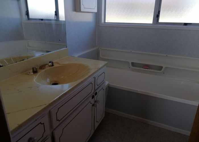  at 14 Darren Cres, Half Moon Bay, Manukau City, Auckland