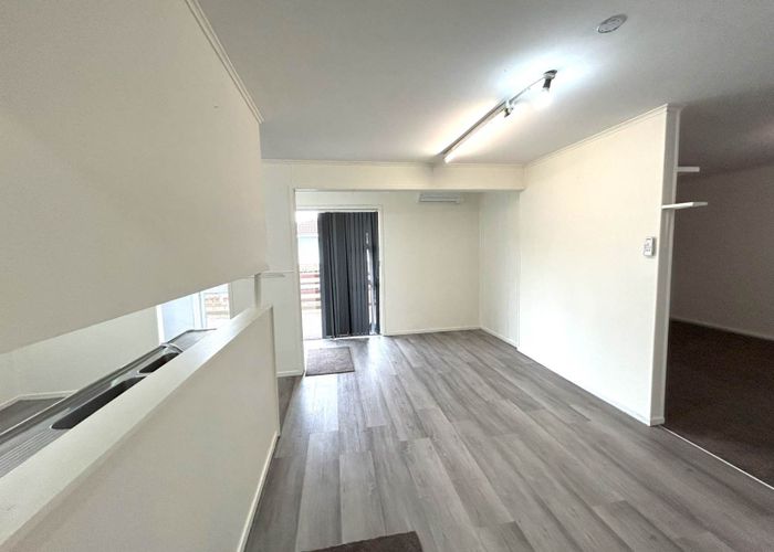  at 18 Castleford Street, Green Bay, Waitakere City, Auckland