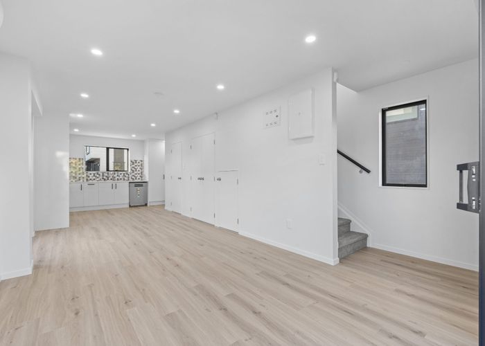  at 15 Dreadon Road, Manurewa, Manukau City, Auckland