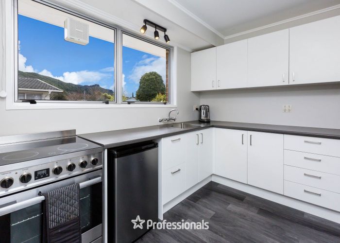  at 15 Akron Grove, Totara Park, Upper Hutt, Wellington