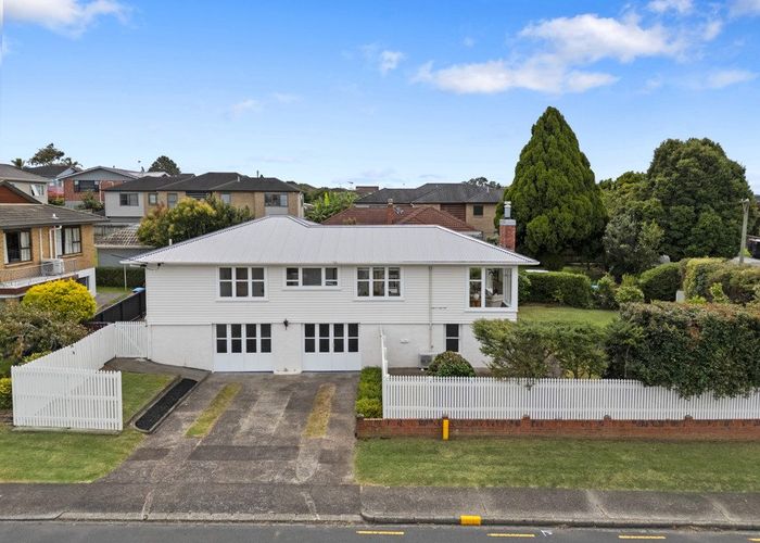  at 2 Stamford Park Road, Mount Roskill, Auckland City, Auckland
