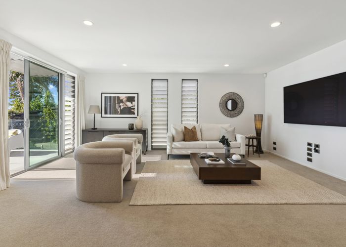  at 3/42 Bramley Drive, Farm Cove, Manukau City, Auckland