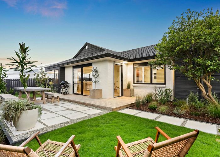  at 11 Tui Street, Point Chevalier, Auckland City, Auckland